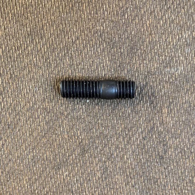 Hovedbilde MB10A Pinneskrue eksosstykke / forgasser. 8 x 20mm